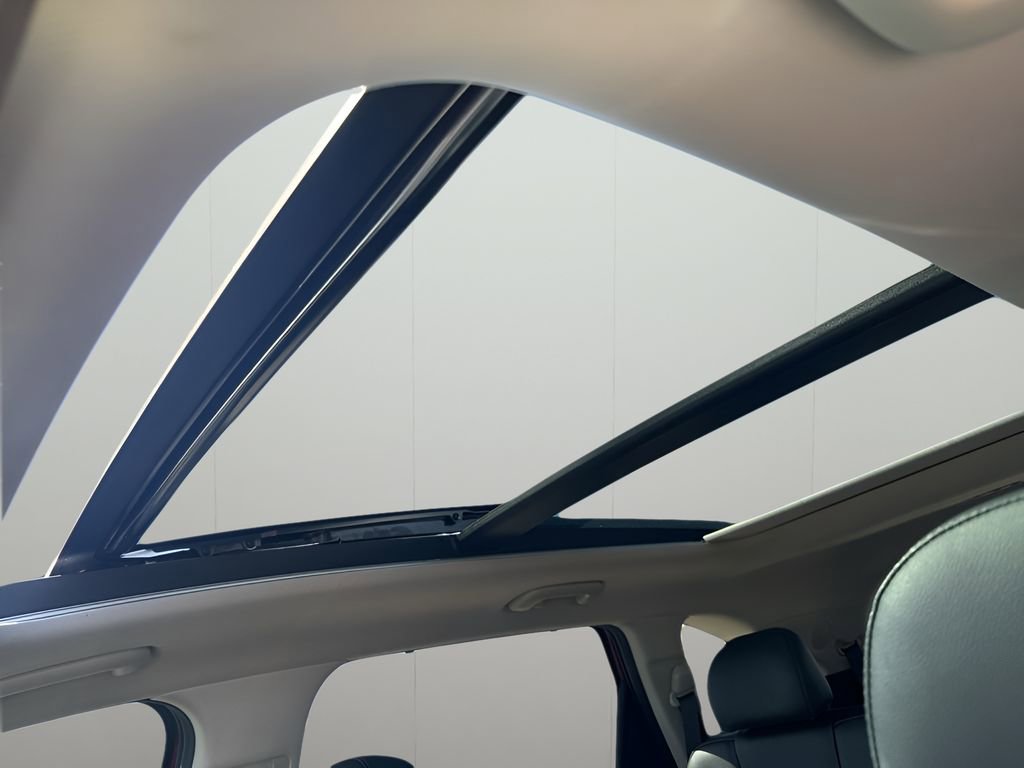 Used 2023 Kia Sorento SX Prestige image 29