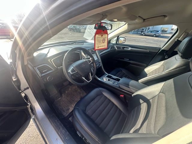 Used 2017 Ford Fusion SE w/ Equipment Group 201A image 10