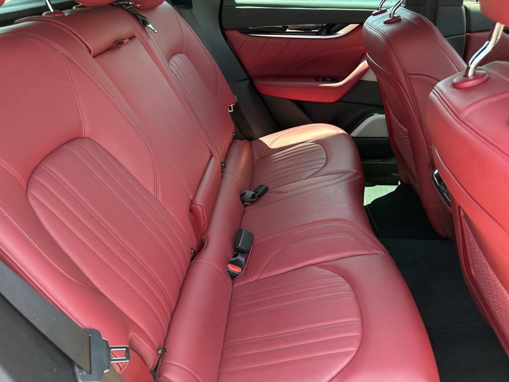 Used 2023 Maserati Levante GT AWD/4WD image 27