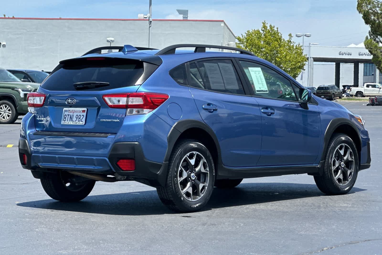 Used 2018 Subaru Crosstrek 2.0i Premium w/ Popular Package #2 AWD/4WD image 2