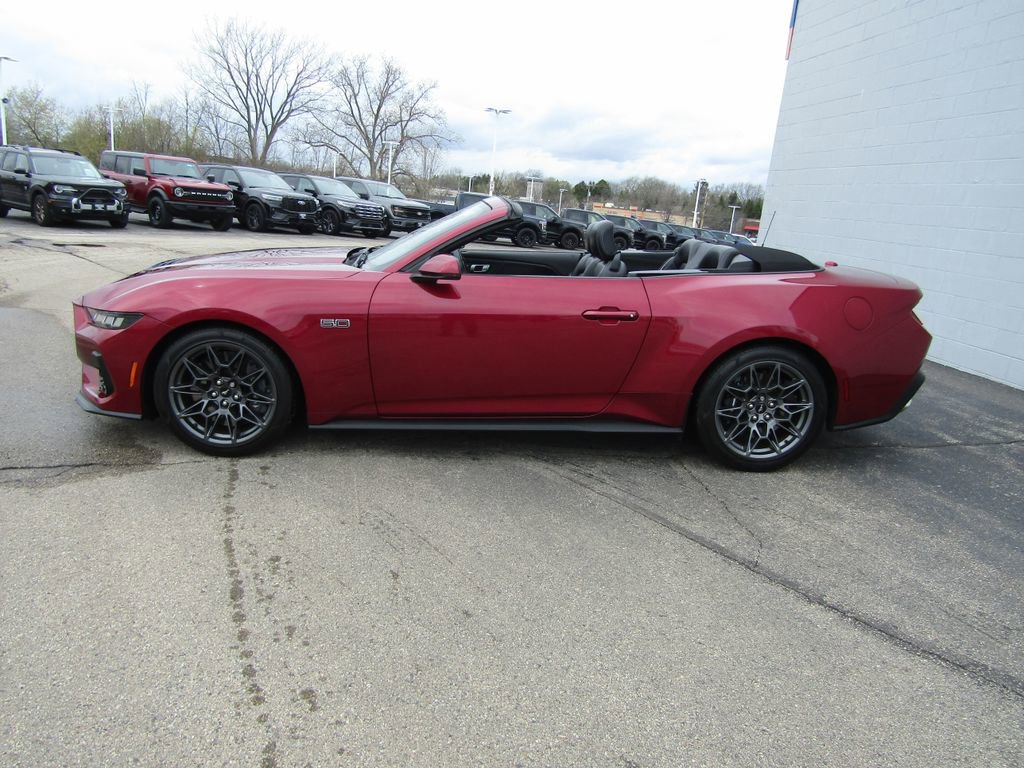 Used 2025 Ford Mustang GT Premium w/ GT Performance Package RWD image 4