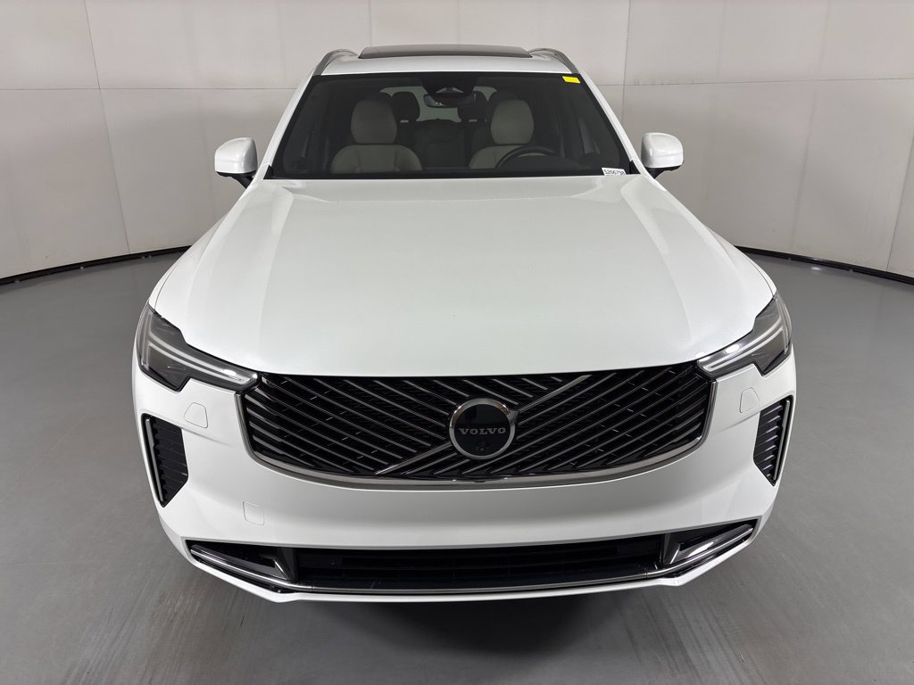 New 2026 Volvo XC90 T8 Plus w/ Protection Package AWD/4WD image 3