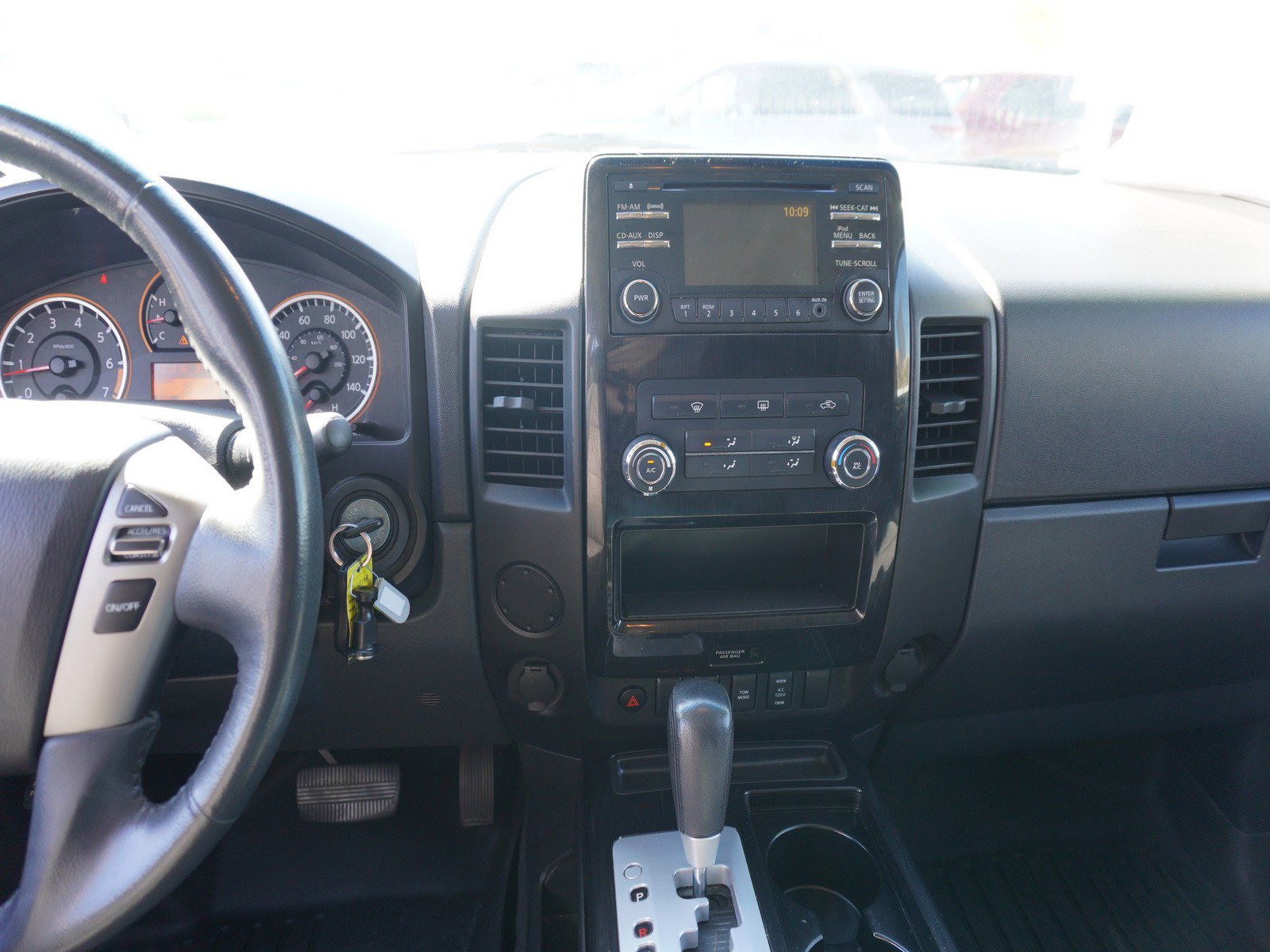 Used 2014 Nissan Titan SV w/ SV Value Truck Package image 17