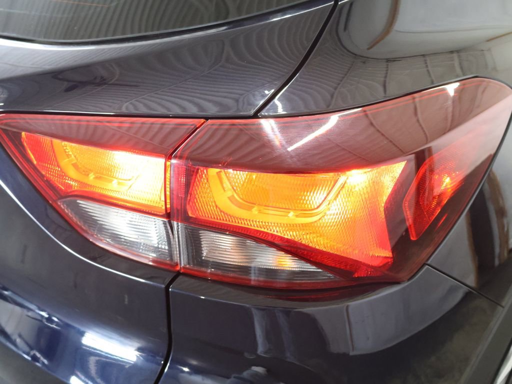 Used 2021 Chevrolet TrailBlazer LS FWD image 28