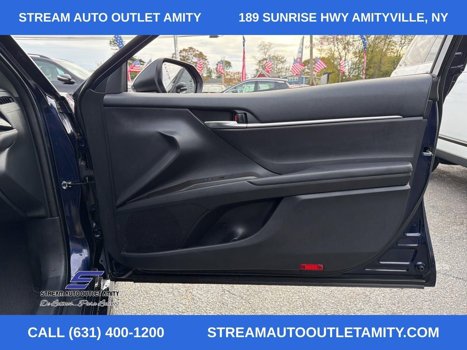 Used 2022 Toyota Camry SE image 12