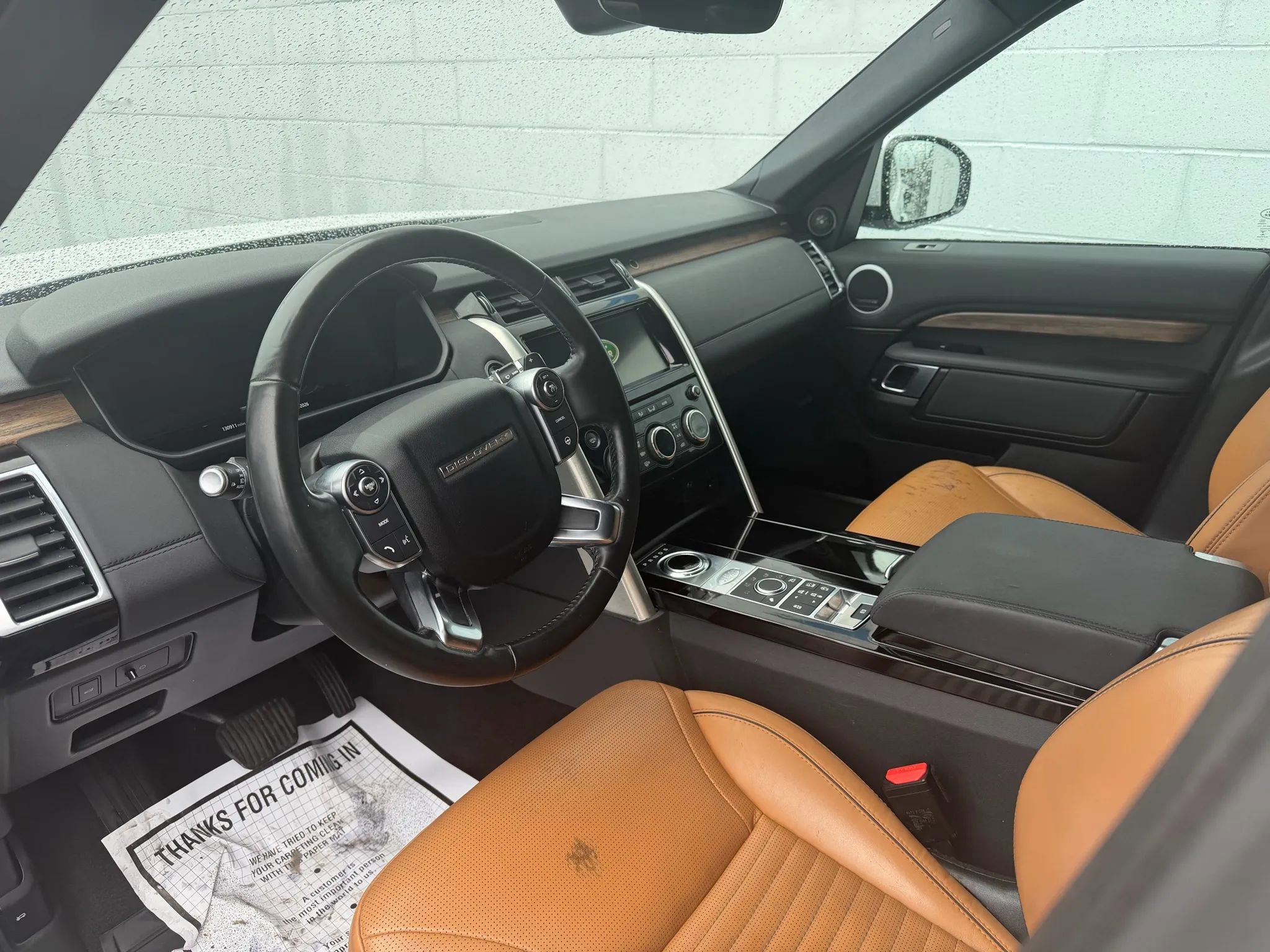 Used 2018 Land Rover Discovery HSE image 10