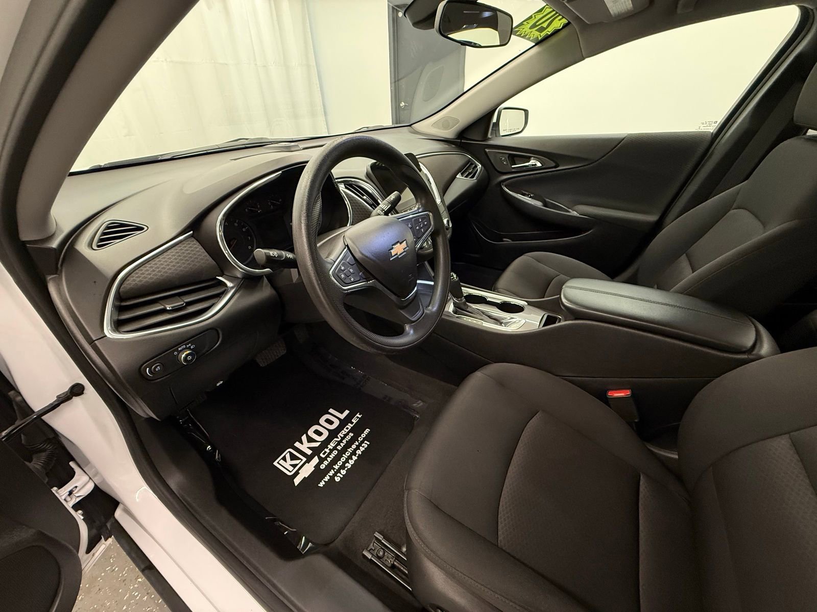 Used 2020 Chevrolet Malibu LT image 11