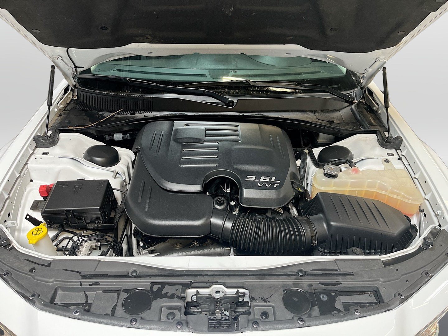 Used 2023 Chrysler 300 Touring RWD image 28