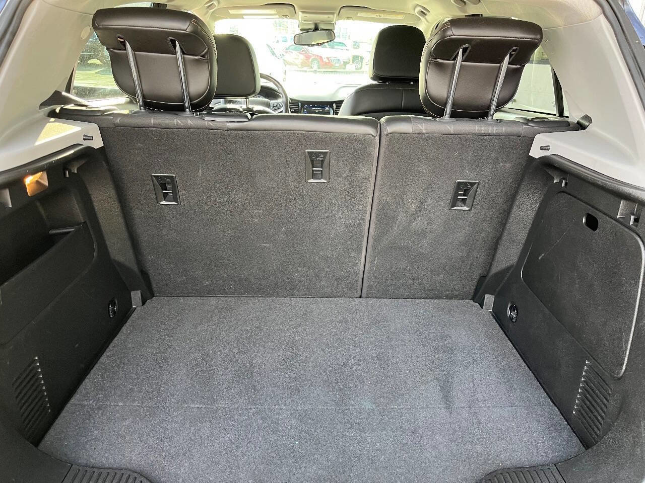 Used 2019 Chevrolet Trax LT w/ LT Convenience Package image 8