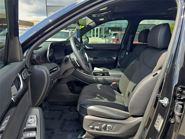 Certified 2025 Hyundai Palisade Calligraphy image 11