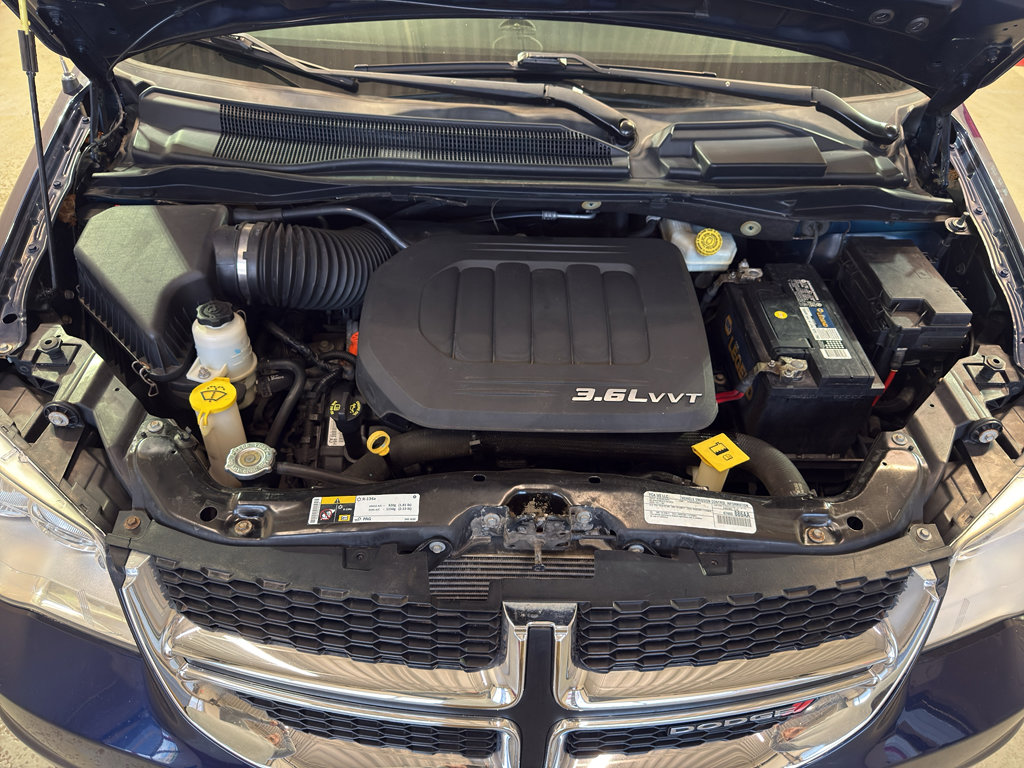 Used 2017 Dodge Grand Caravan SXT FWD image 28