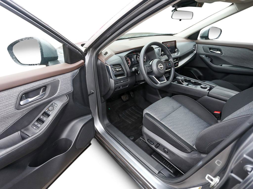 Used 2023 Nissan Rogue SV image 11