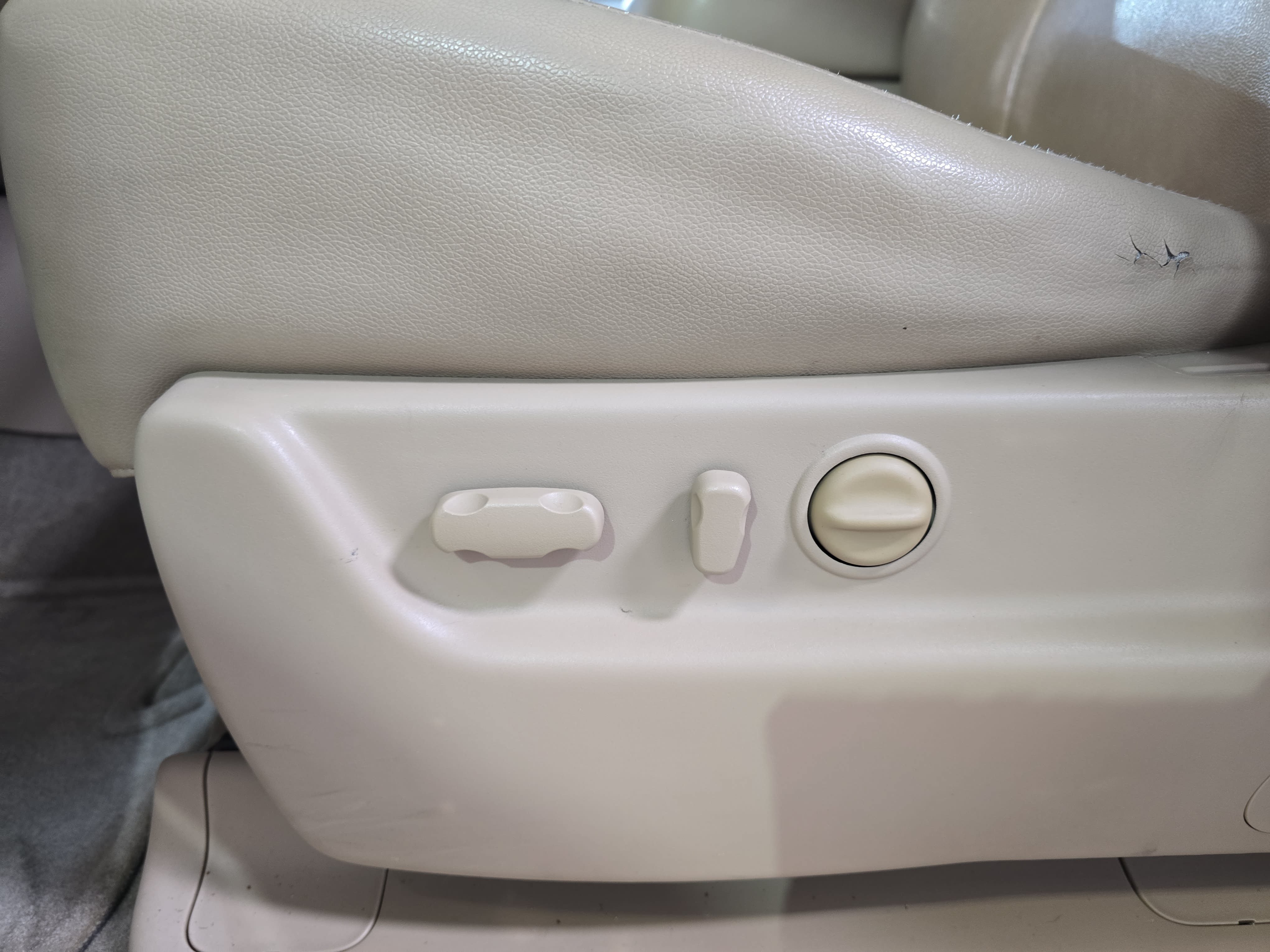 Used 2013 GMC Yukon SLT RWD image 26
