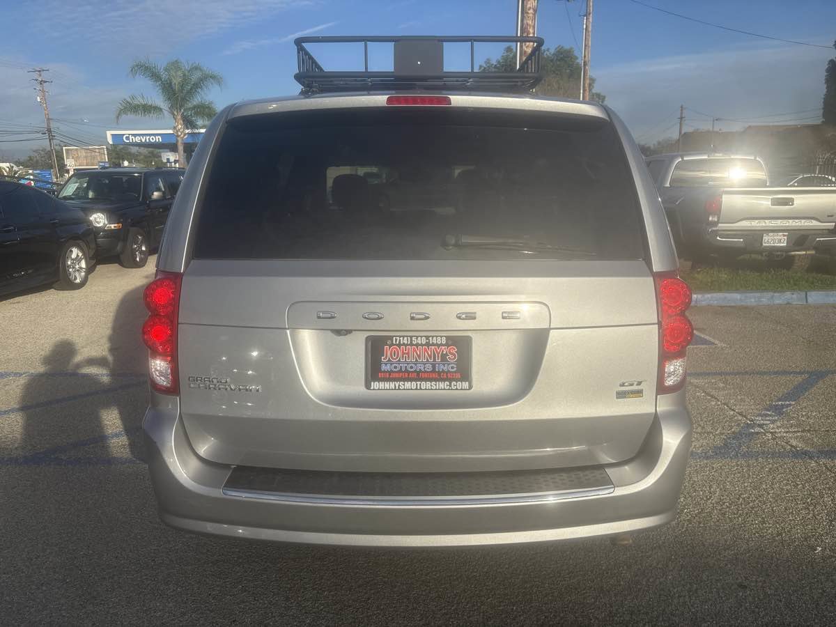 Used 2019 Dodge Grand Caravan GT image 4