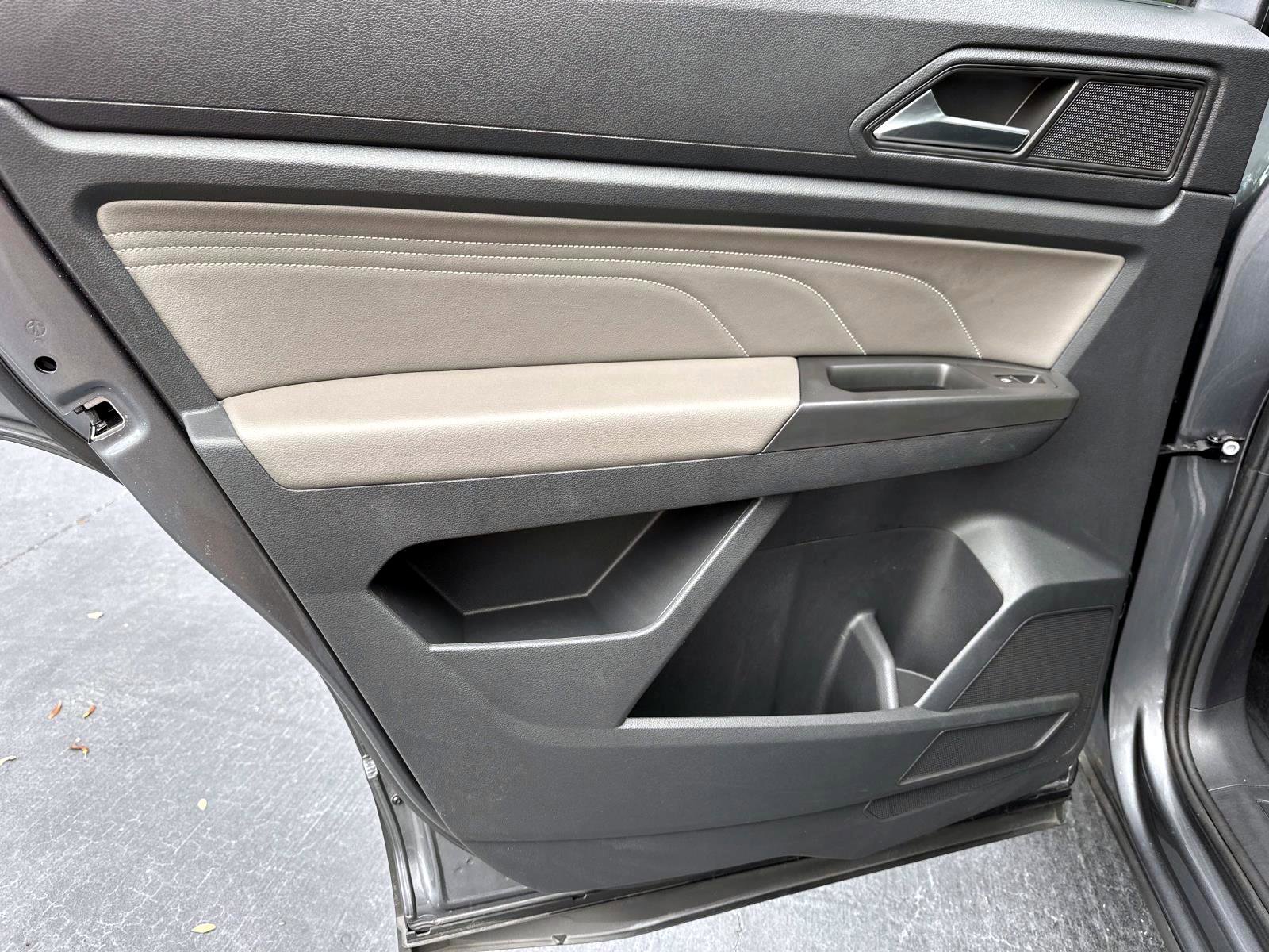 Used 2023 Volkswagen Atlas SE image 13