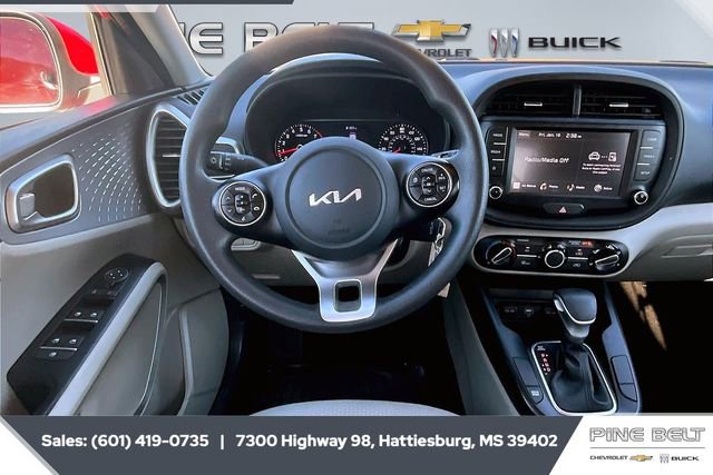 Used 2022 Kia Soul LX image 5