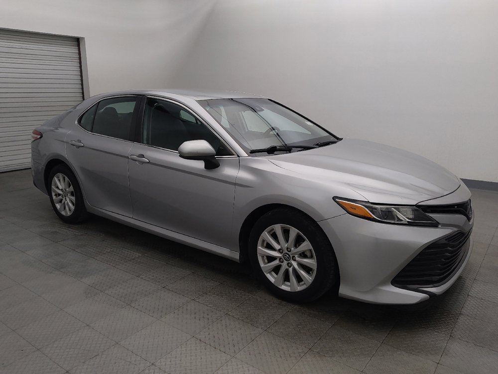 Used 2019 Toyota Camry LE image 11