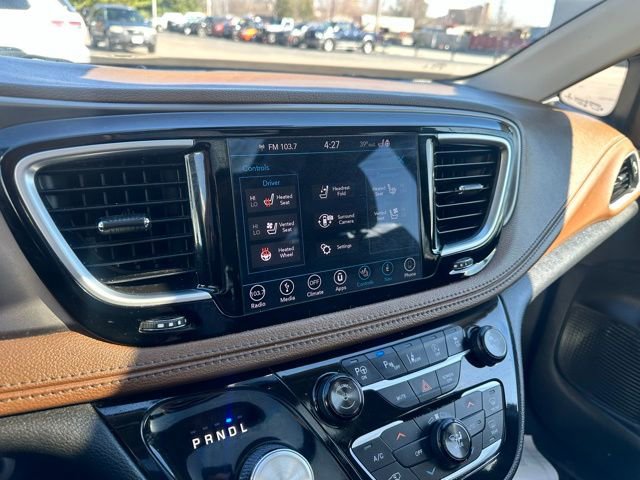 Used 2018 Chrysler Pacifica Limited w/ Tire & Wheel Group image 27