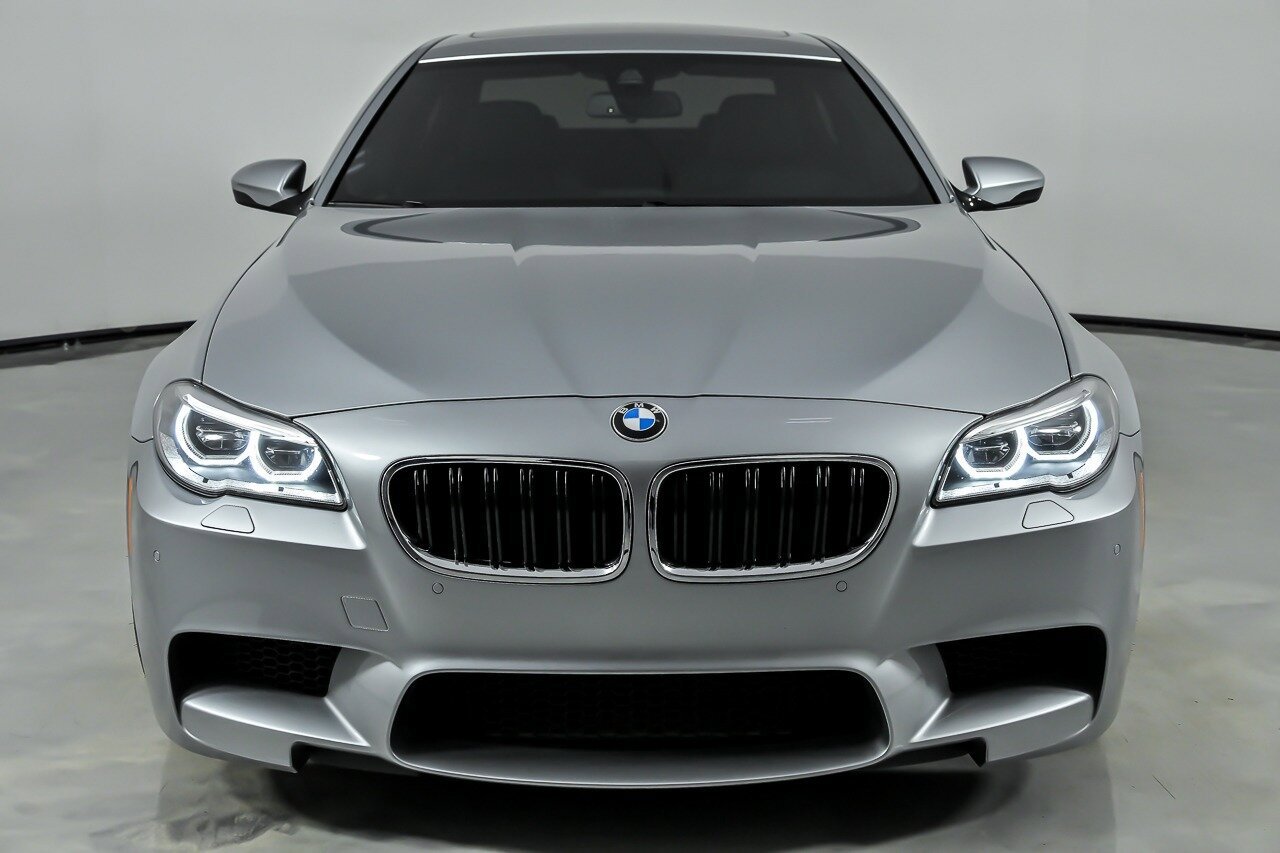 Used 2016 BMW M5 RWD image 4