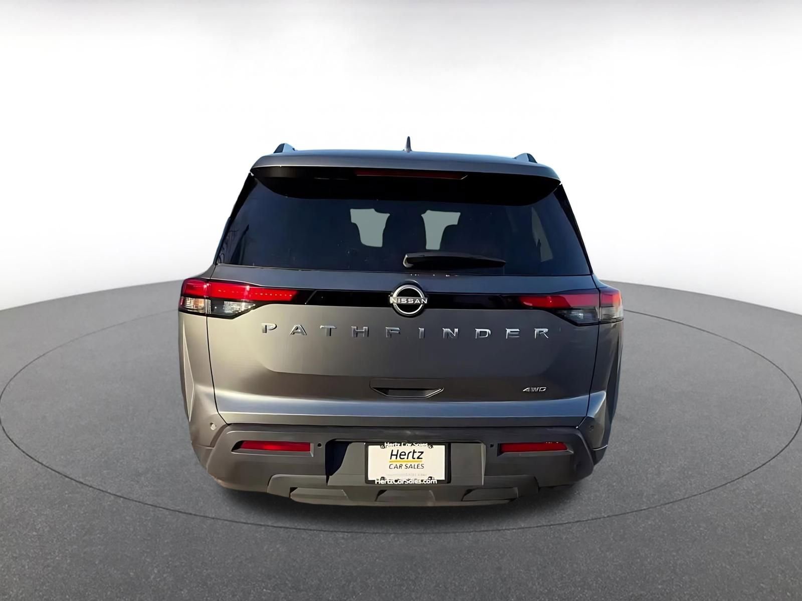 Used 2025 Nissan Pathfinder SV image 12