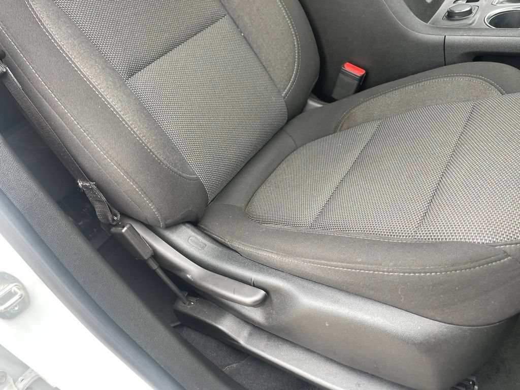 Used 2023 Chevrolet Traverse LT FWD image 18