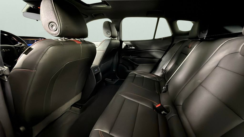 Used 2024 Chevrolet Trax RS w/ Sunroof Package image 27