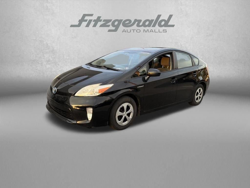 Used 2014 Toyota Prius Two FWD image 2