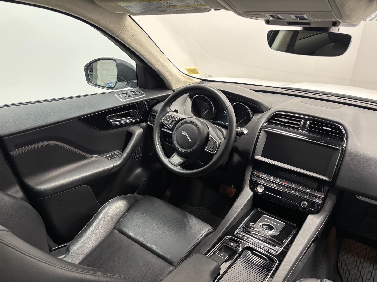 Used 2020 Jaguar F-PACE Premium AWD/4WD image 31