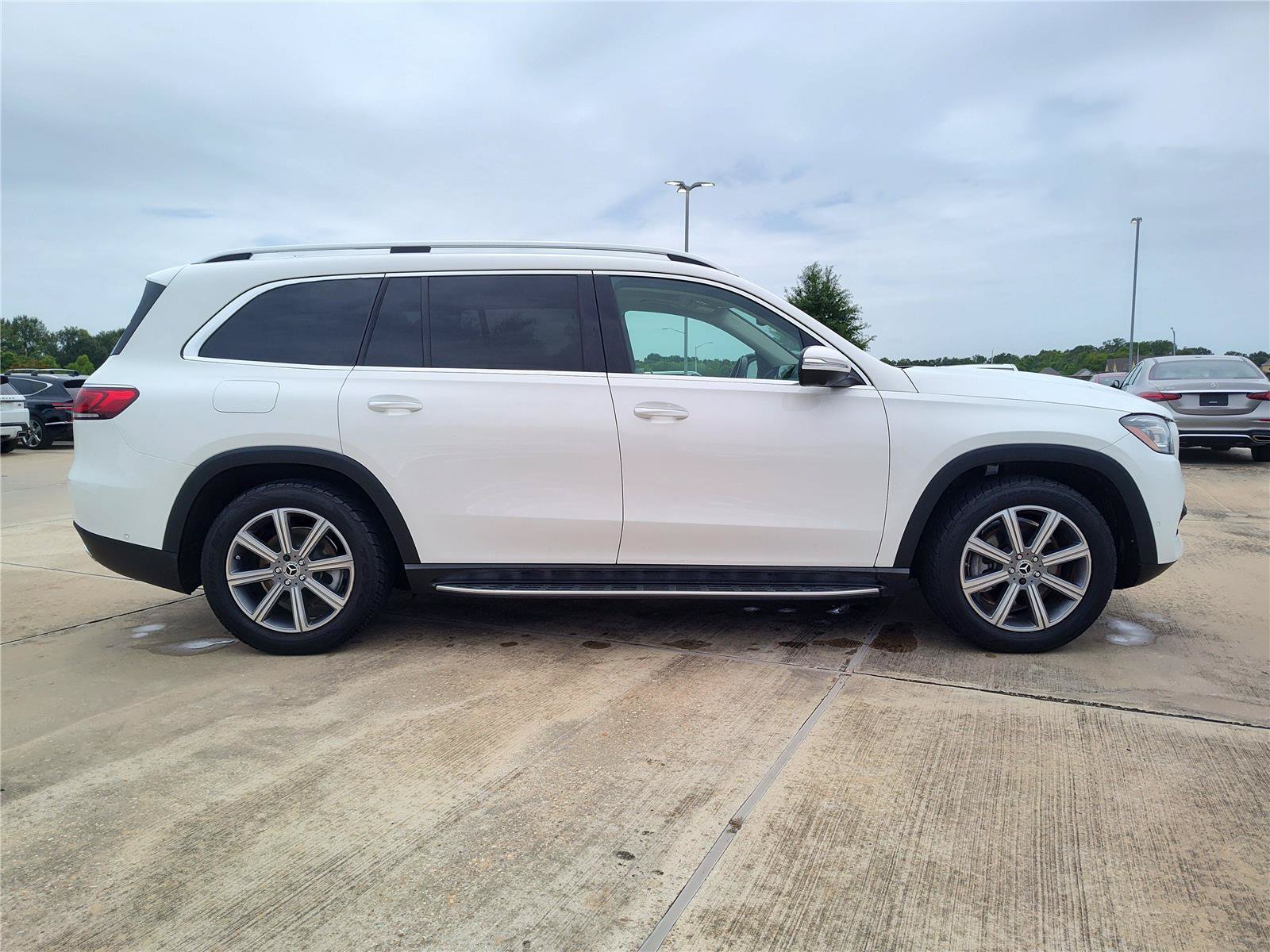 Used 2021 Mercedes-Benz GLS 450 4MATIC image 11