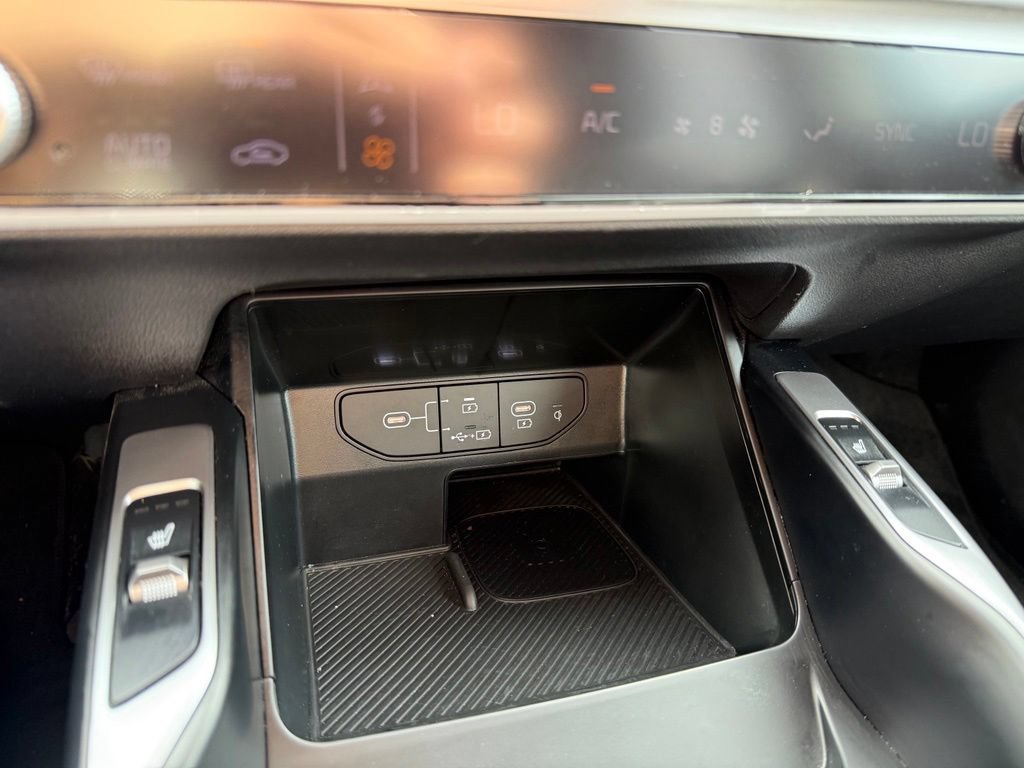 Used 2025 Kia Sorento S FWD image 18