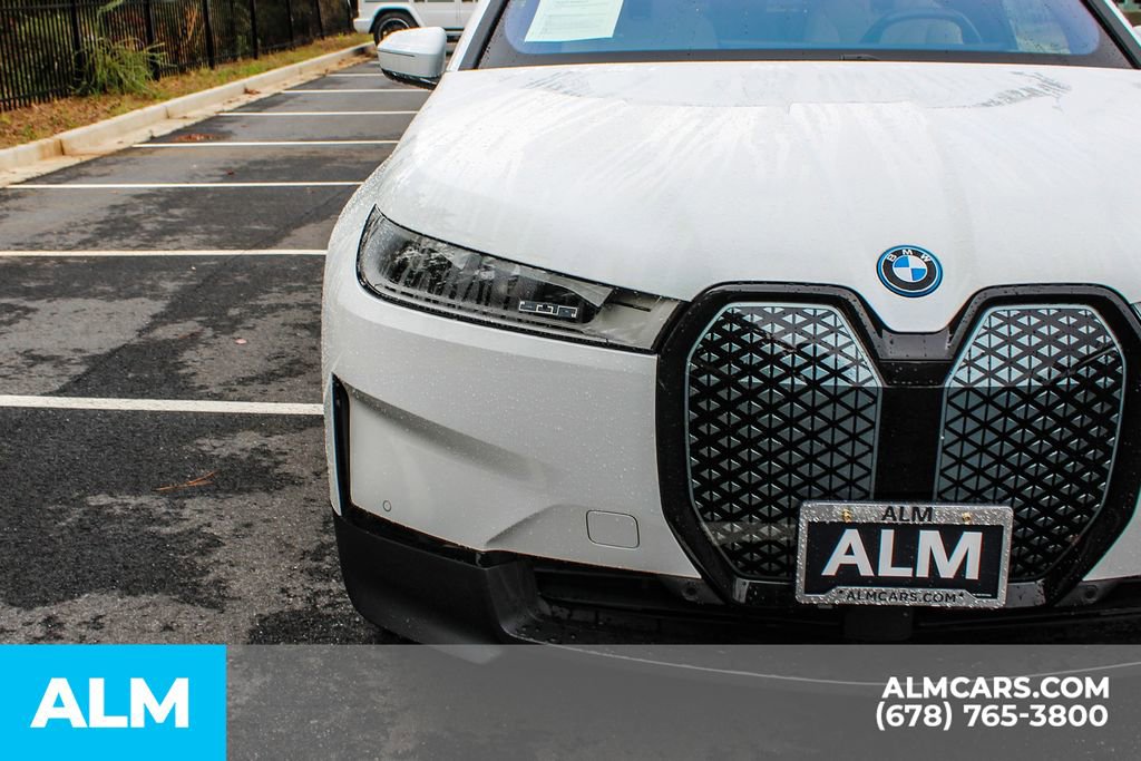 Used 2023 BMW iX xDrive50 image 12