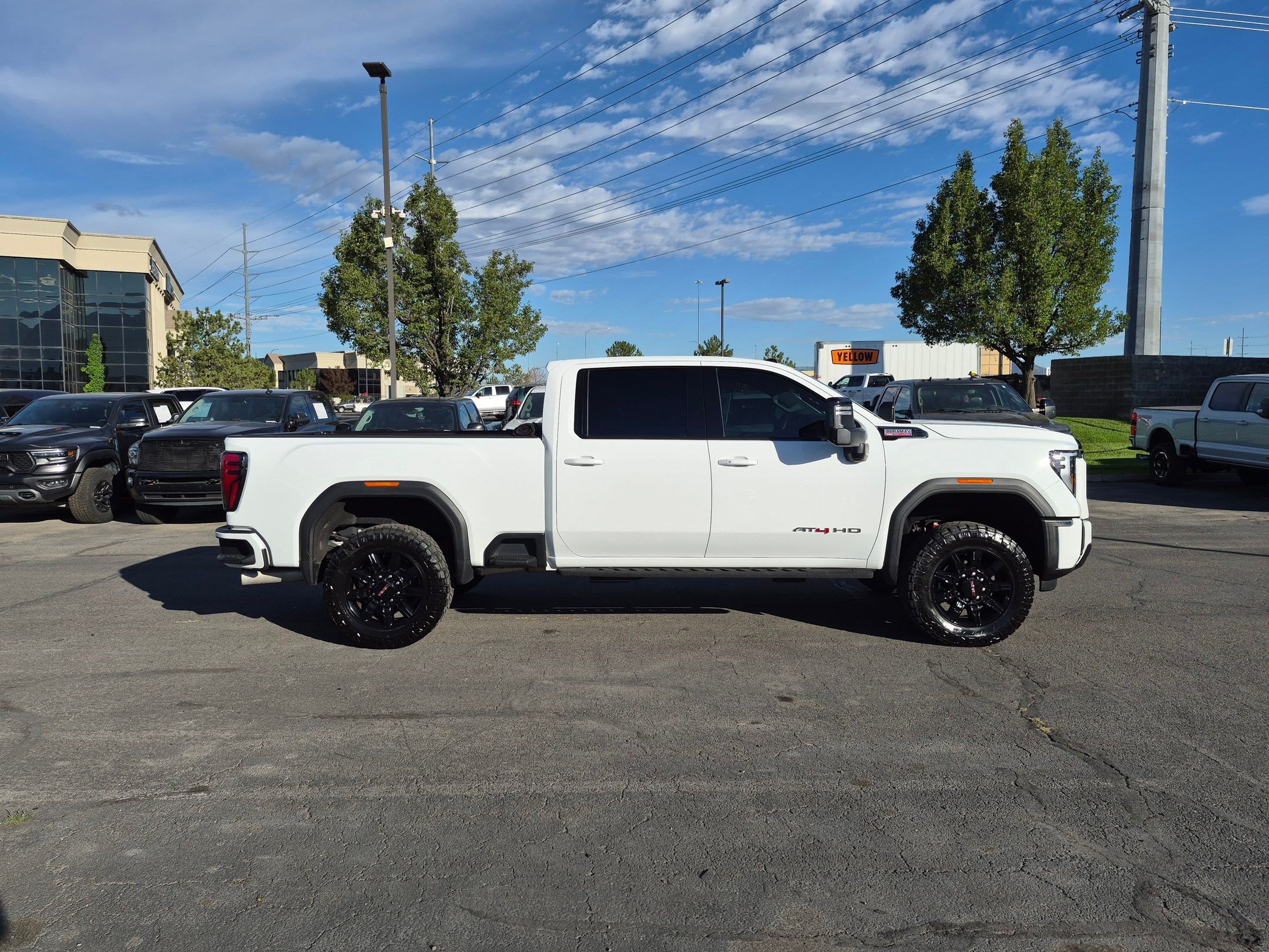 Used 2024 GMC Sierra 3500 AT4 w/ Technology Package AWD/4WD image 2