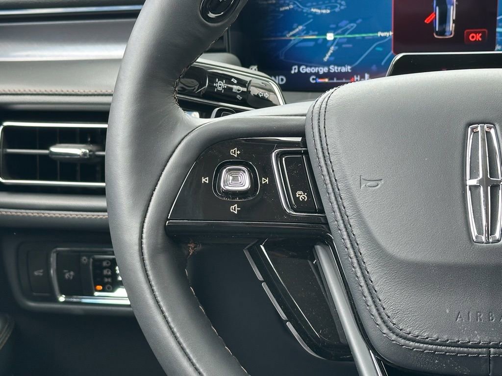 New 2026 Lincoln Aviator AWD image 9