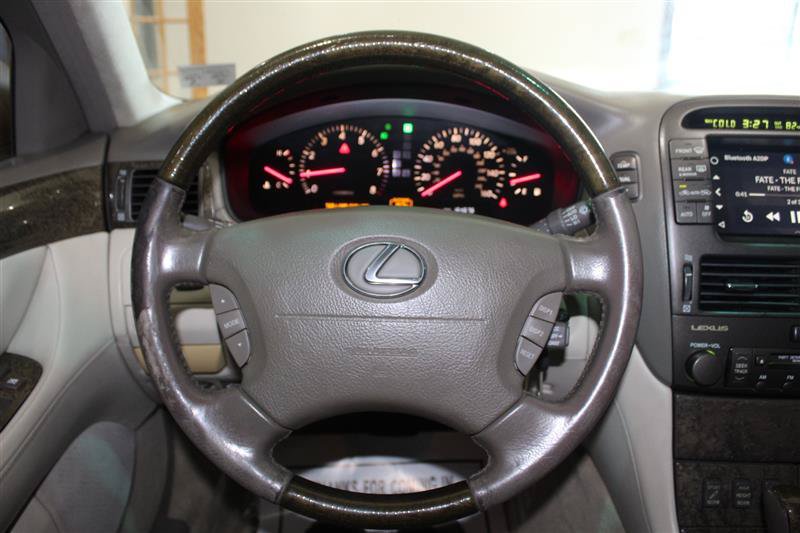 Used 2002 Lexus LS 430 RWD image 15