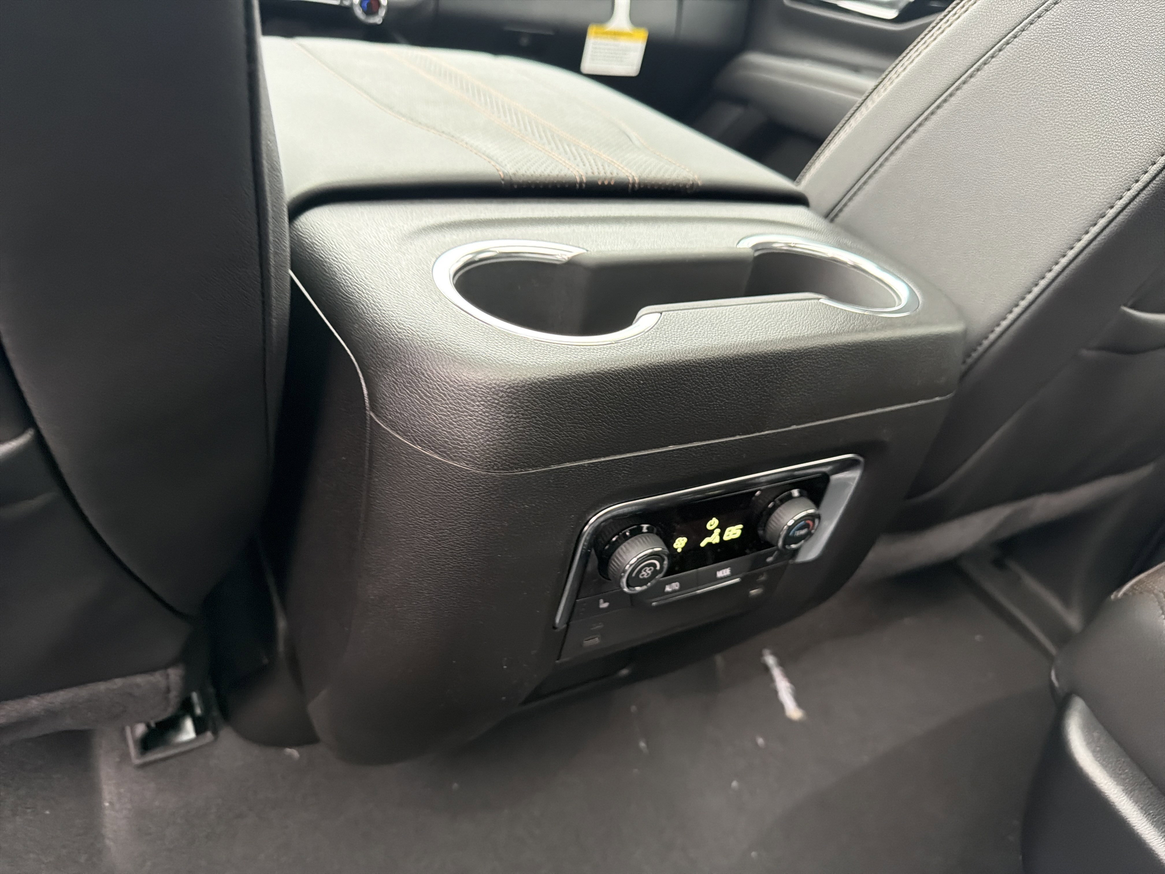 New 2026 Chevrolet Suburban High Country image 14