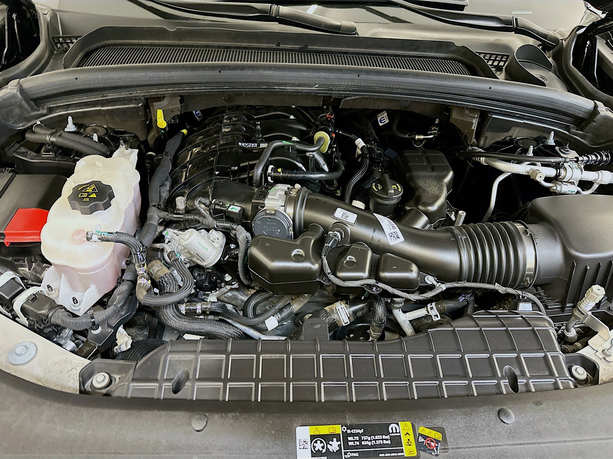 Used 2023 Jeep Grand Cherokee Limited w/ Black Appearance Package image 35