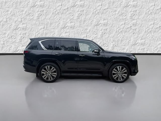 Used 2025 Lexus LX 600 4WD w/ Accessory Package (2T) image 2