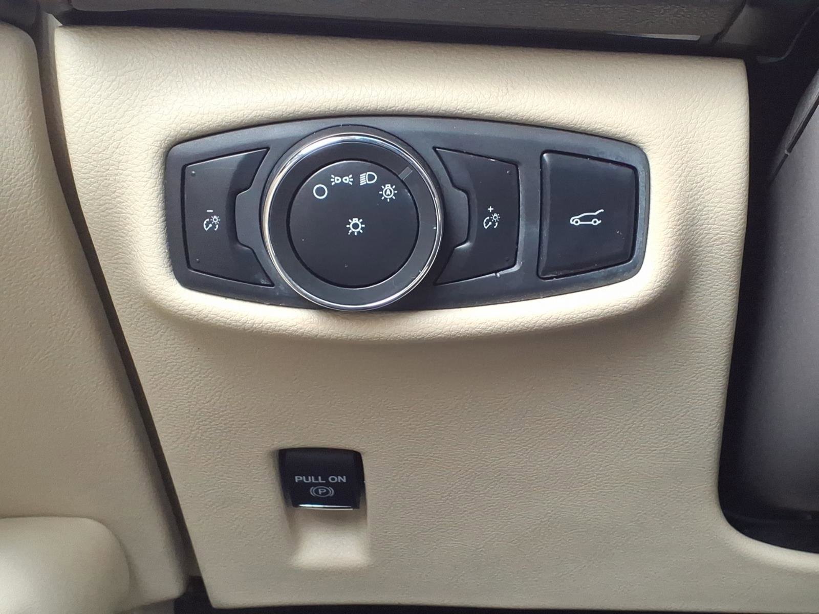 Used 2013 Lincoln MKZ FWD image 19