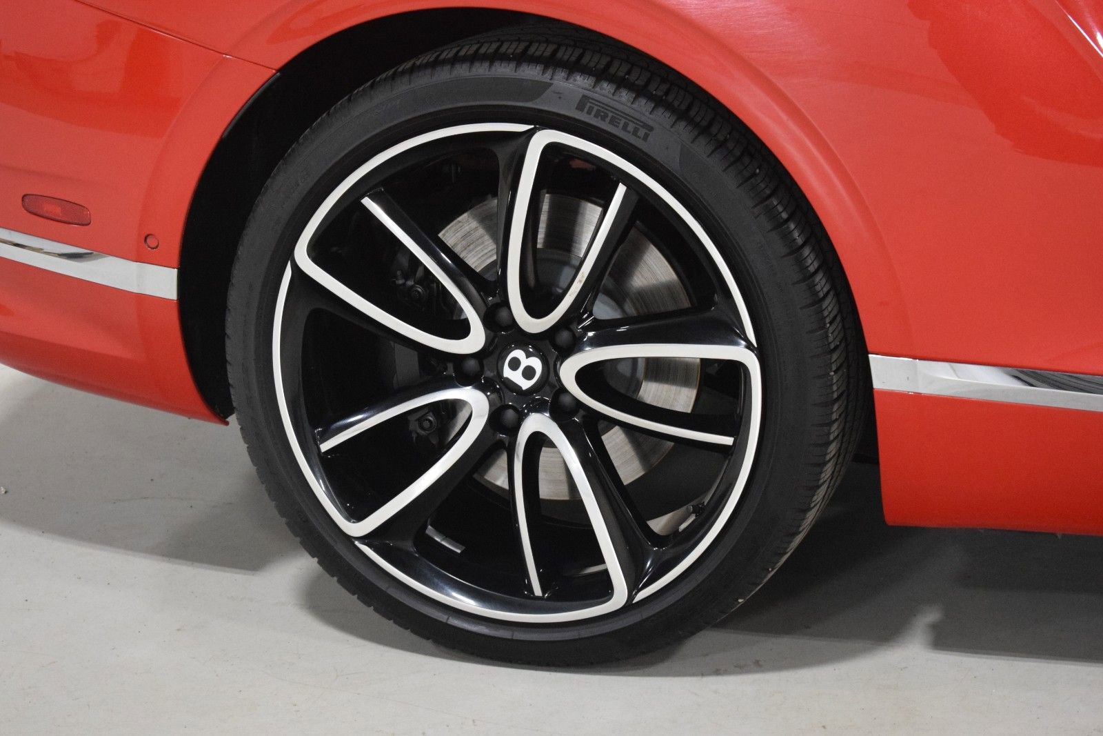 Certified 2023 Bentley Continental GT Azure image 6