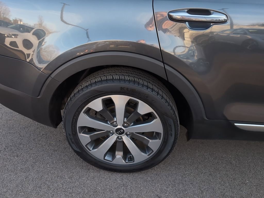 Used 2020 Kia Telluride S w/ S 8 Passenger Seating Package image 4