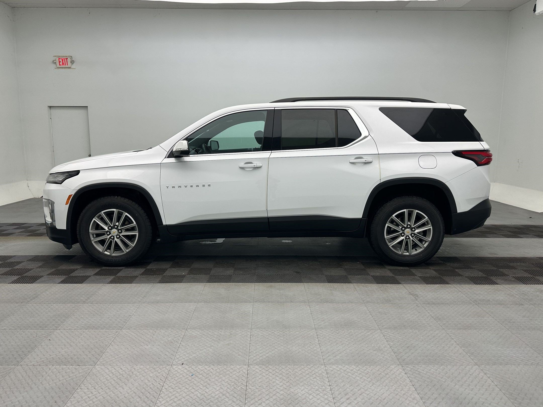 Certified 2023 Chevrolet Traverse LT w/ LPO, Floor Liner Package AWD/4WD image 2