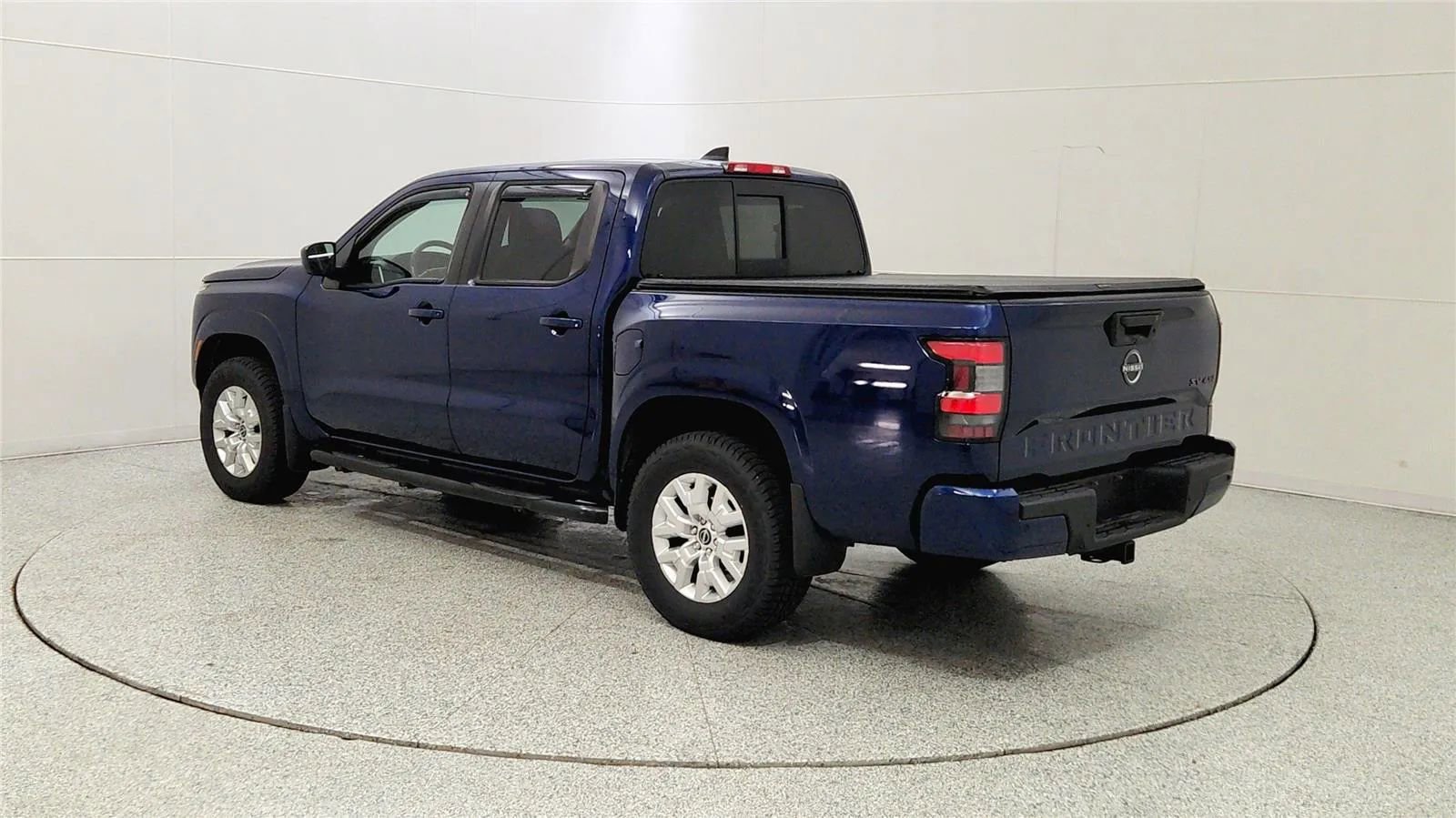 Used 2022 Nissan Frontier SV image 5