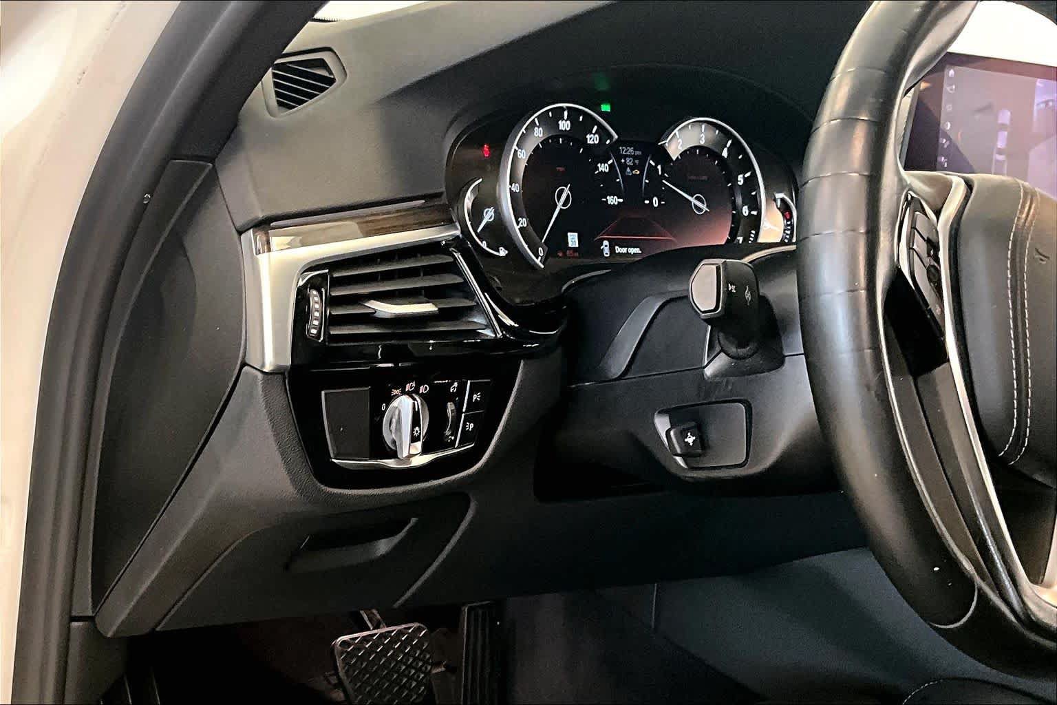 Used 2019 BMW 540i w/ Convenience Package RWD image 29