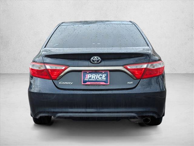 Used 2015 Toyota Camry SE w/ Moonroof Package FWD image 6