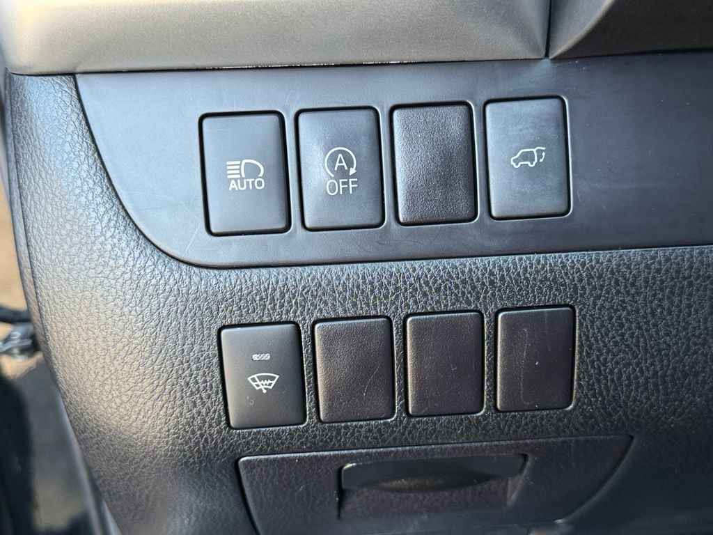 Used 2017 Toyota Highlander XLE w/ Carpet Mat Package image 22