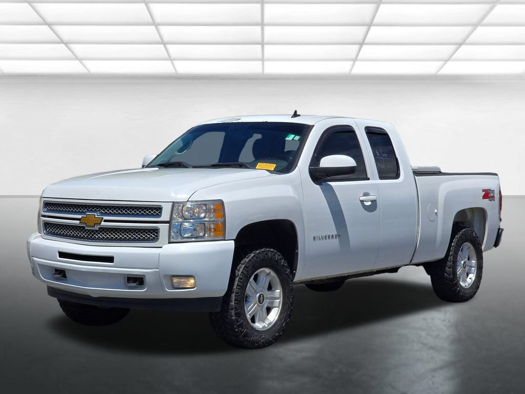 Used 2013 Chevrolet Silverado 1500 LT w/ All-Star Edition AWD/4WD image 2