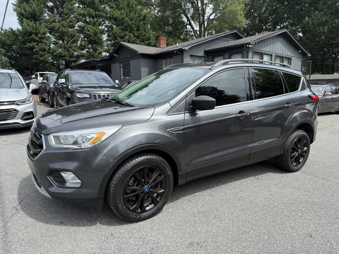 Used 2019 Ford Escape SEL image 2