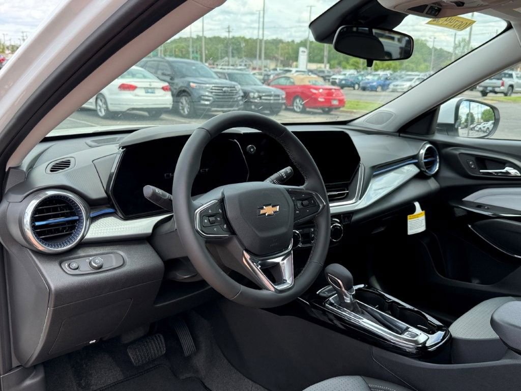 New 2026 Chevrolet Trax LT w/ Sunroof Package FWD image 10