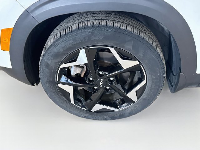 Used 2024 Kia Seltos EX AWD/4WD image 32