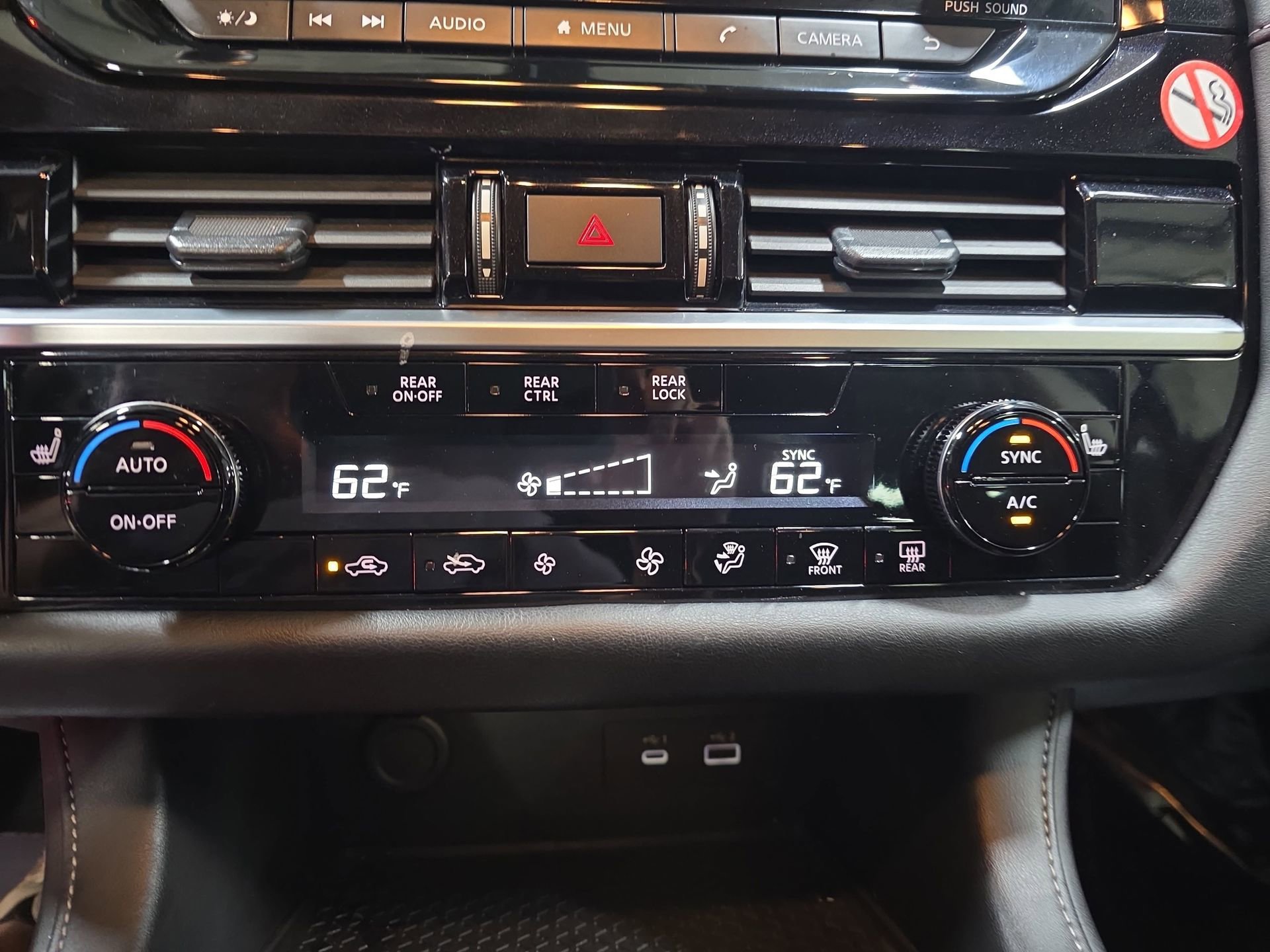 Used 2025 Nissan Pathfinder SV FWD image 24